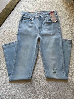 NWT Levi’s 724 High Rise Slim Straight Distressed Women’s Jeans Size 29/32